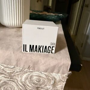 IL MAKIAGE Power Lift Anti-Aging Cream in White Box